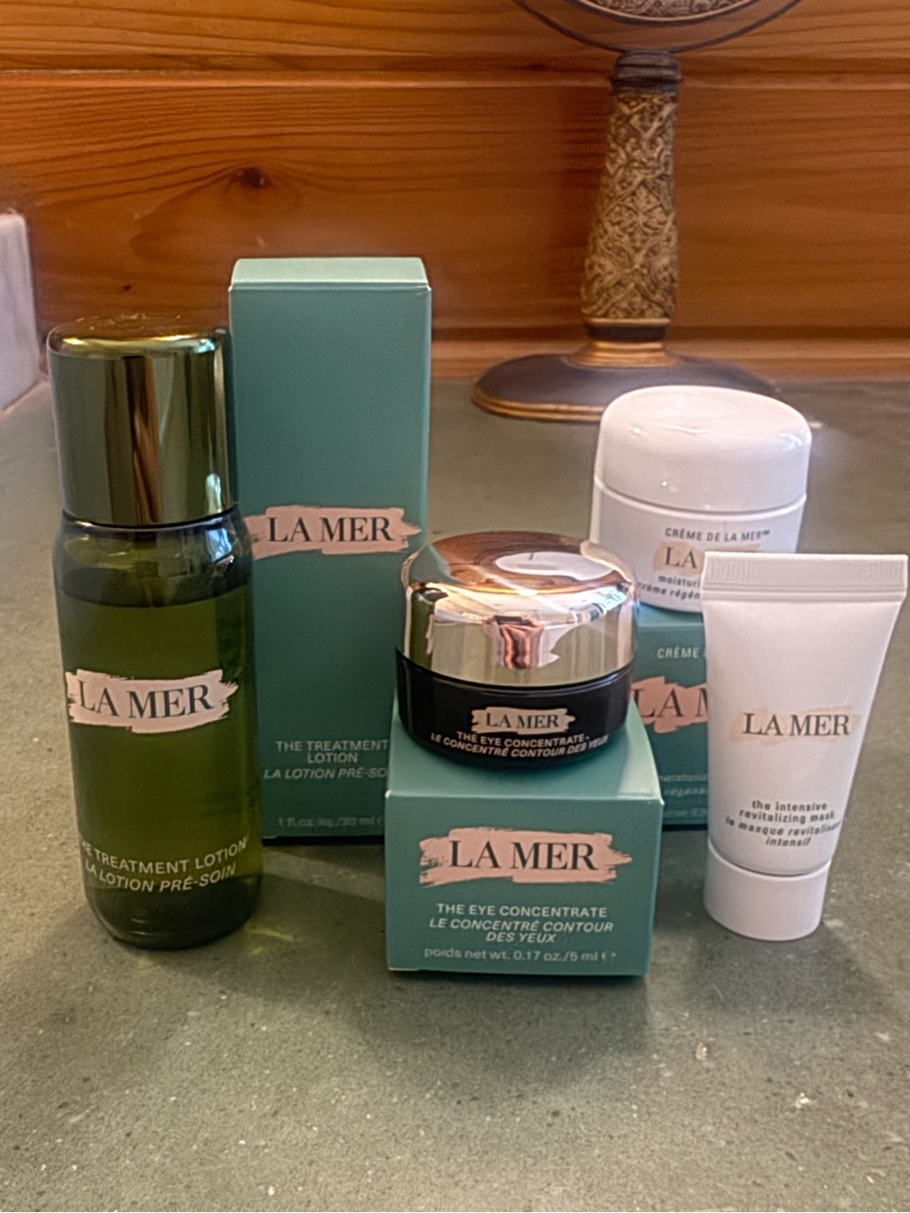 La Mer Green and White Moisturizer & Treatment Set